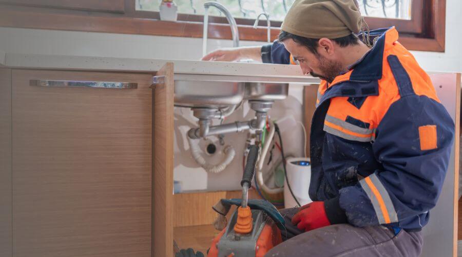 Professional emergency plumbing in Medanales, NM